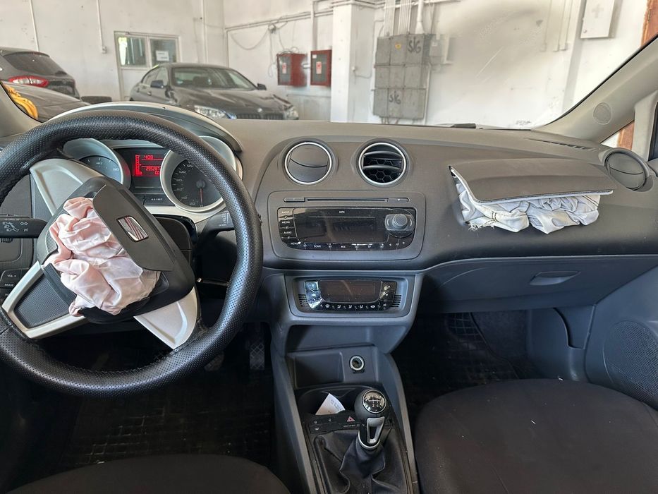 Seat Ibiza 1.6tdi euro5 cay. 4usi fab 2012. Hatchback avariat fata. Lovit