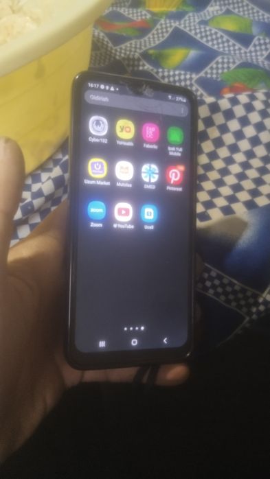 Самсунг а12    64/4