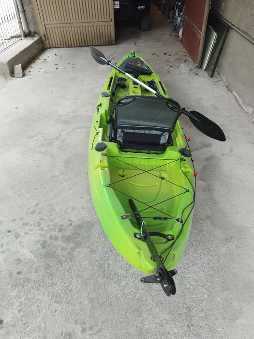 Каяк с рул за управление