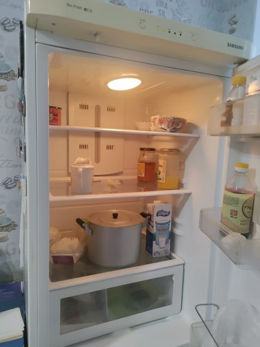 Продам холодильник Samsung