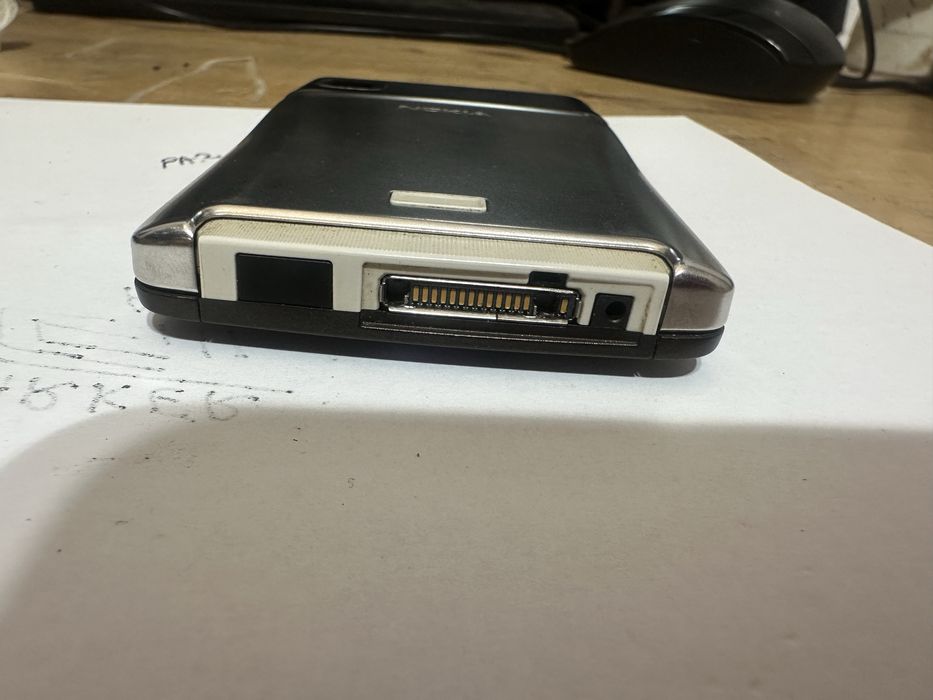 Nokia e61 cu multe botoane mici argintii