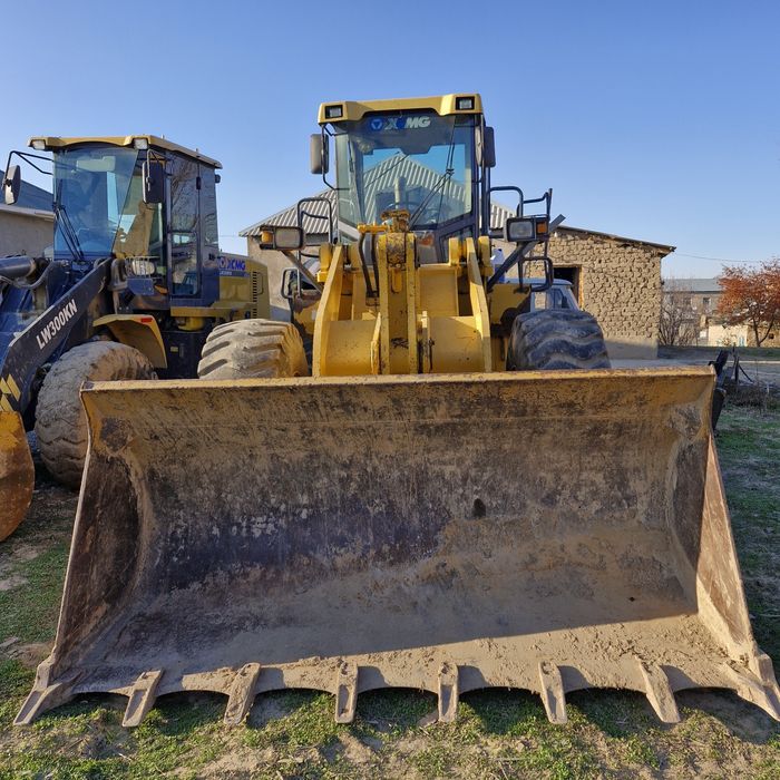 Погрузчик фронтальный