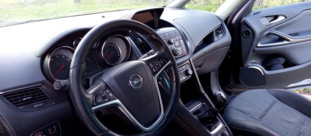 Opel Zafira 1.6 EcoM Turbo Navy Tourer-бенз/газ Нов внос Italia