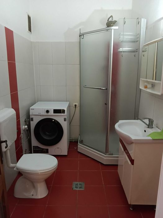 Vand sau schimb casa  Reghin zona centrala