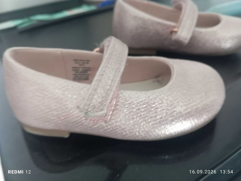 Продам детские туфли