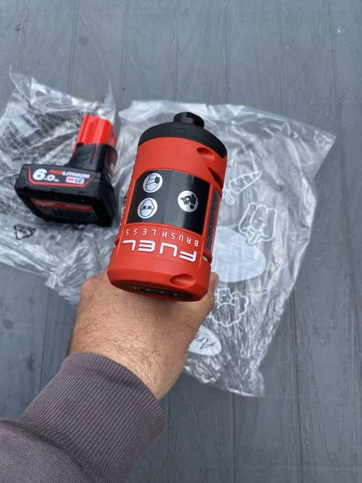 Milwaukee , biax m12 model nou cu baterie inclusa