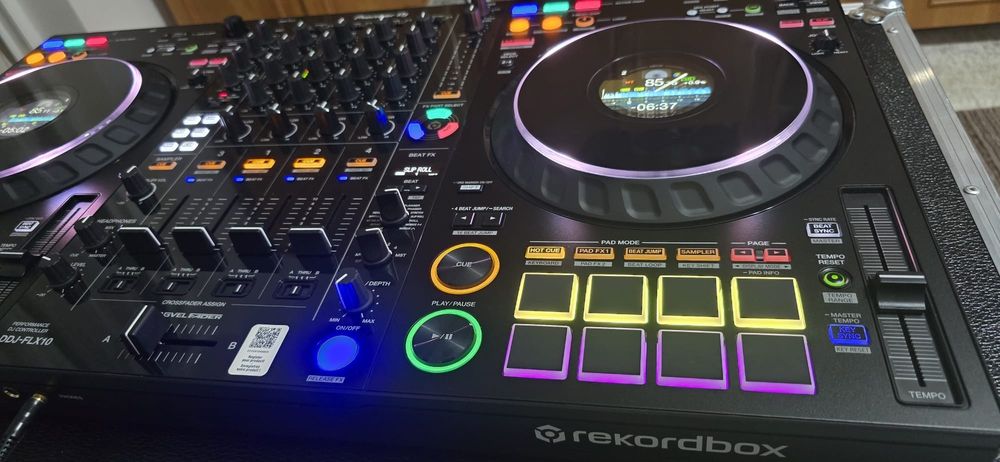 Consola Pioneer flx 10 + casee