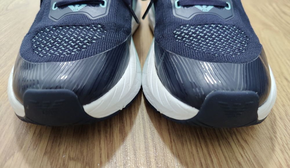 Vând sneakers EA7 Emporio Armani – model Crusher Distance, mărime 43