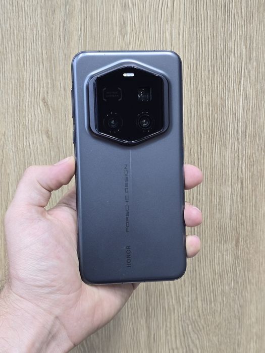 Honor Magic 7 RSR Porsche Design