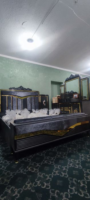 Спальный гарнитур