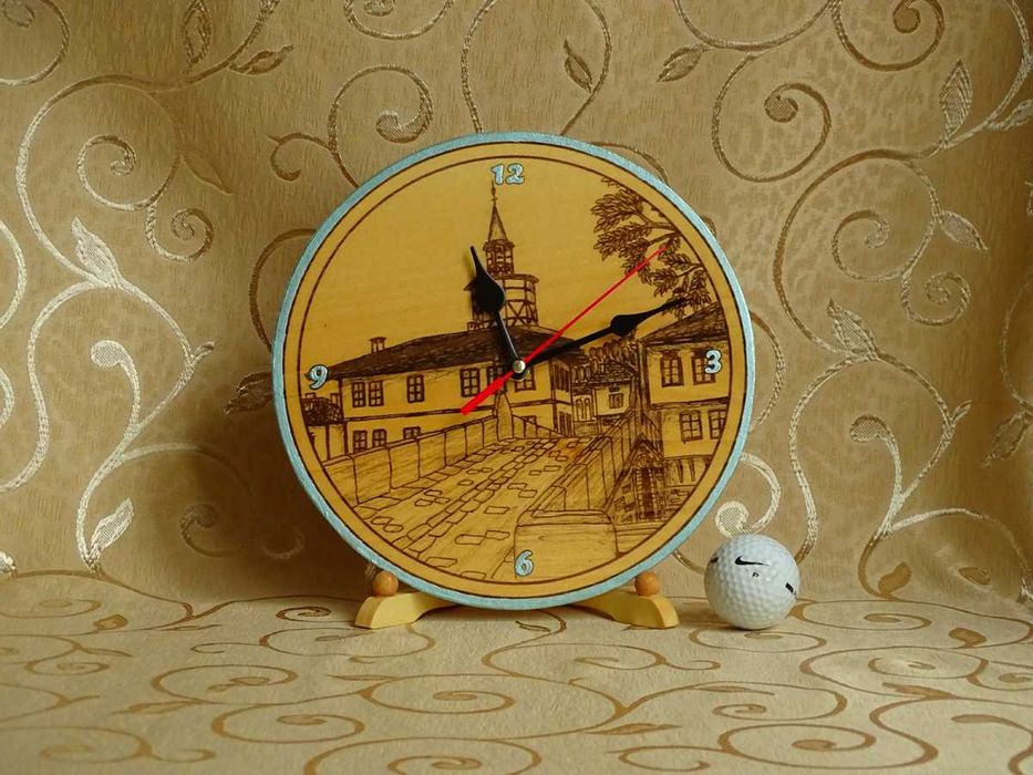 Часовници пирографирани