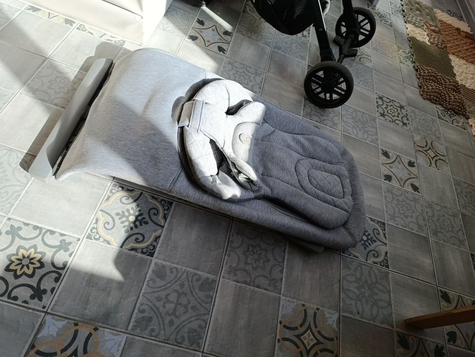 Детский шезлонг-качалка