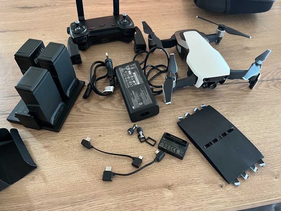 Dronă DJI Mavic Air – Pachet Complet (3 Baterii + Accesorii Extra)