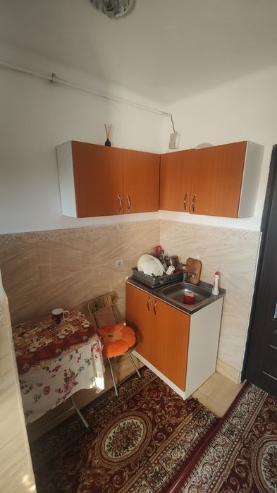 Garsoniera de vânzare în plopeni.