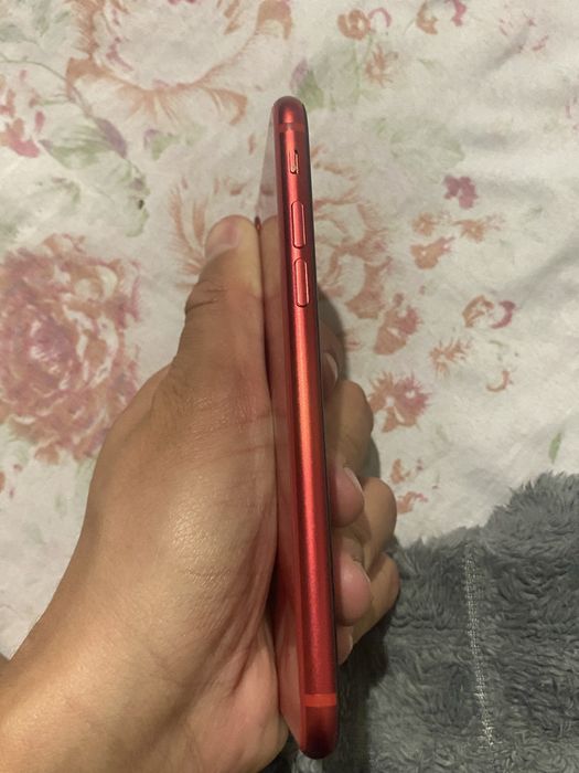 IPhone SE 2020 година