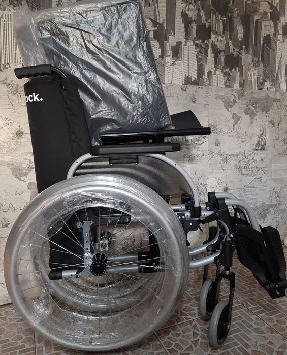 Брендовая кресло коляска по возрасту из Германии фирма Meyra Ortopedia