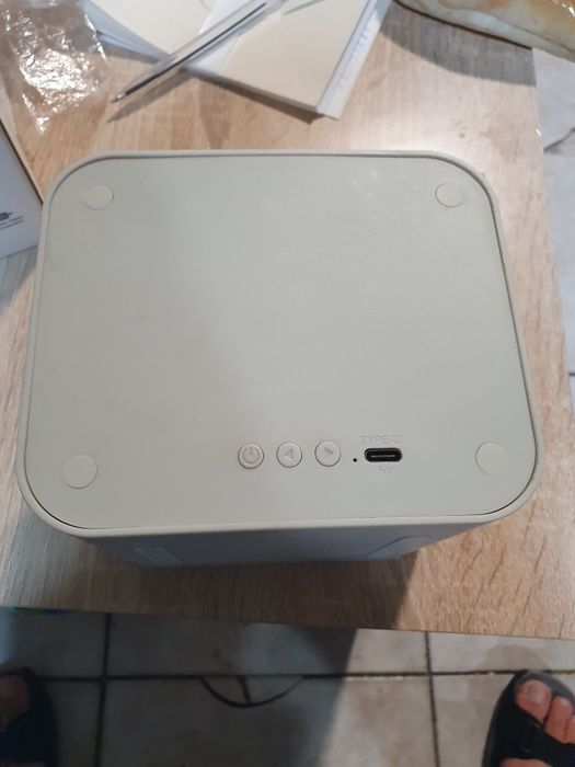 Bluetooth високоговорител Boox с безжично зарядно в едно