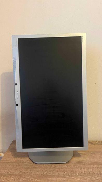 Монитор Philips - Перфектен за игри, филми, работа. Без забележки