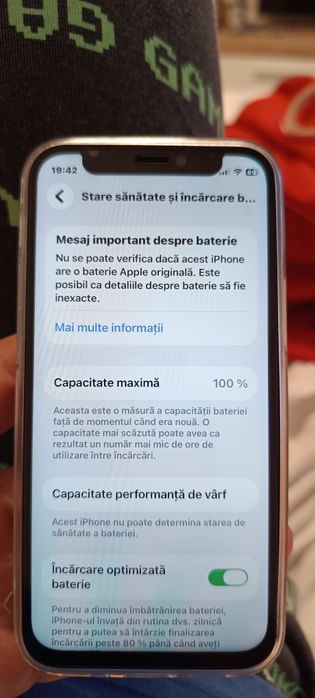 Iphone 12 mini , functionează, dar  are defect la ecran