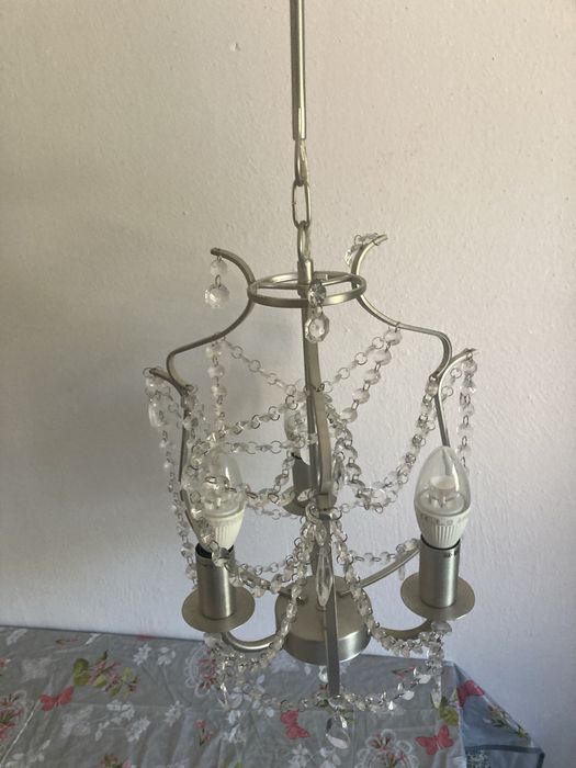 Candelabru cu cristale de sticla aproape nou