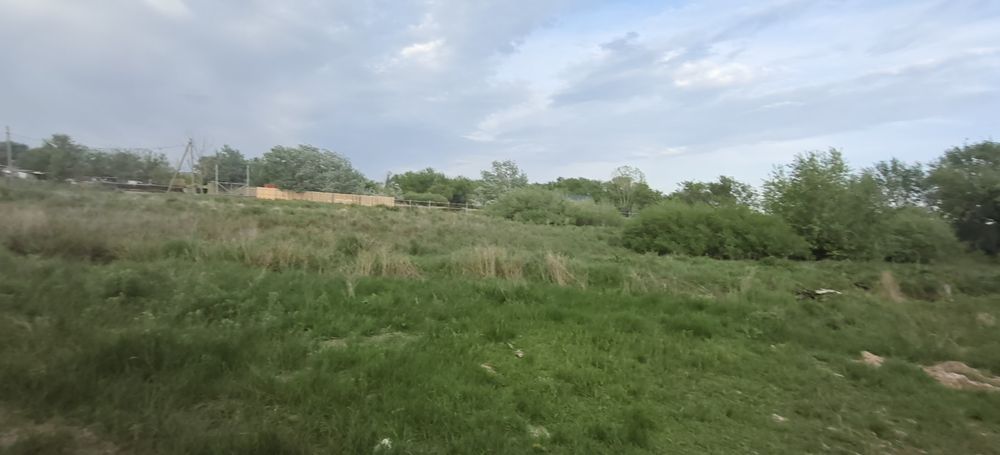 Участок у озера 50соток