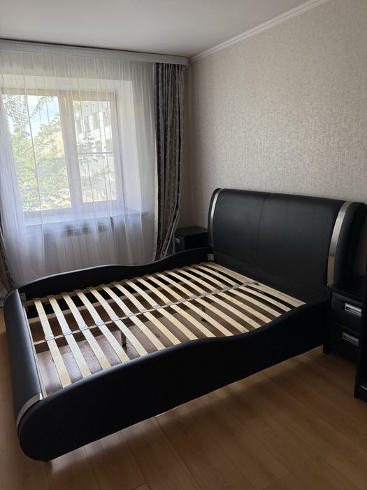 Продам спальный гарнитур