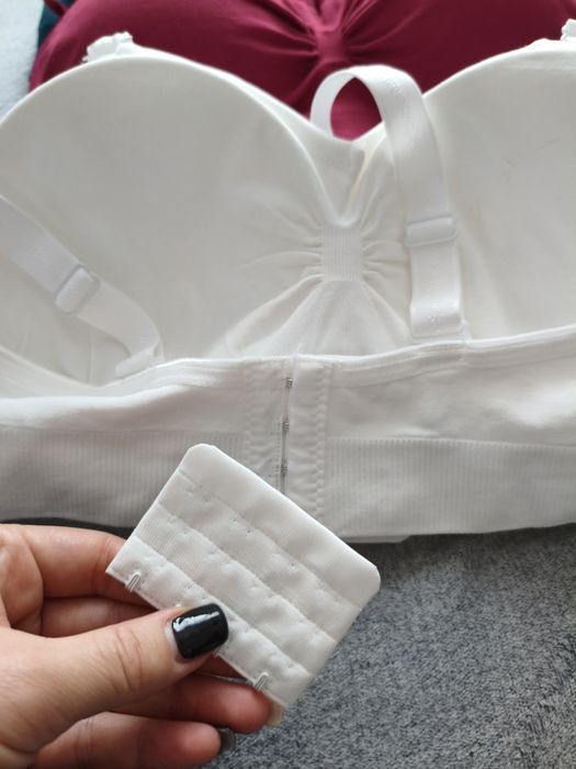 Set 4 sutiene noi marimea L cu bureți detasabili si fara sârme