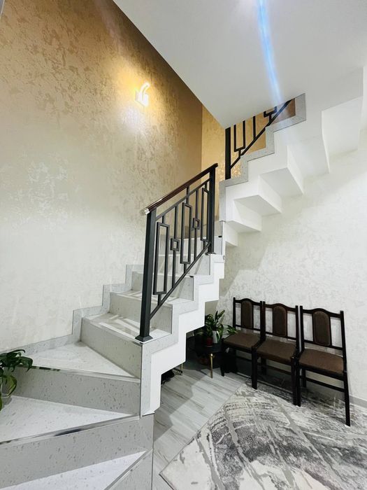 Замона ресторан 5 хона квартира сотилади