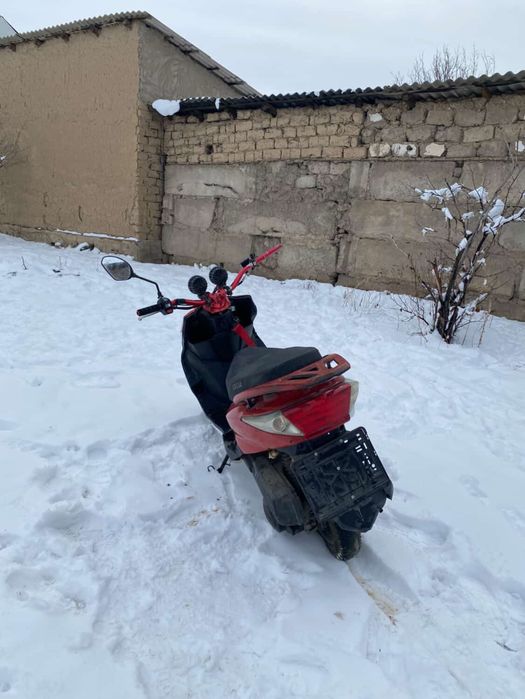 Скутер-Мопед м8 в нормальнос состояние в рассрочку