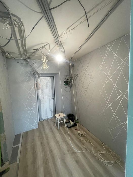 Обои краска малярный  ламинат плитка