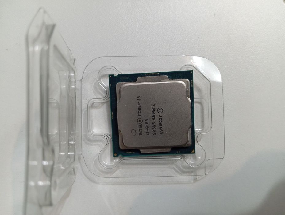 Процесс Intel core i3-8100