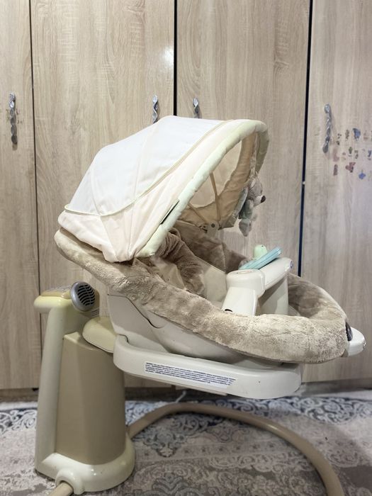 Продается Шезлонг качеля 2в1 фирма Graco!