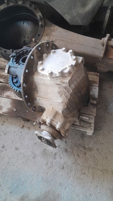 Продам задний редуктор камаз простой 48