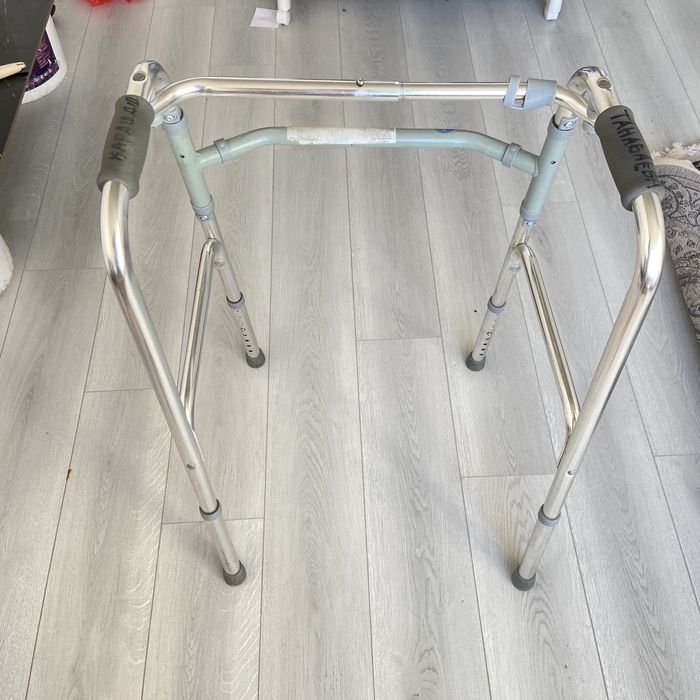 Ходунки для взрослых