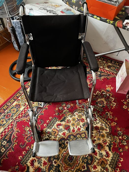 Продам инвалидную коляску