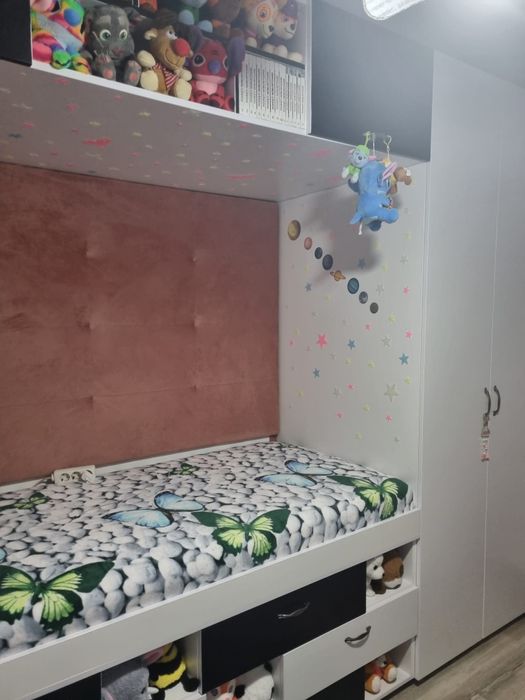 Vand mobila dormitor facuta pe comanda