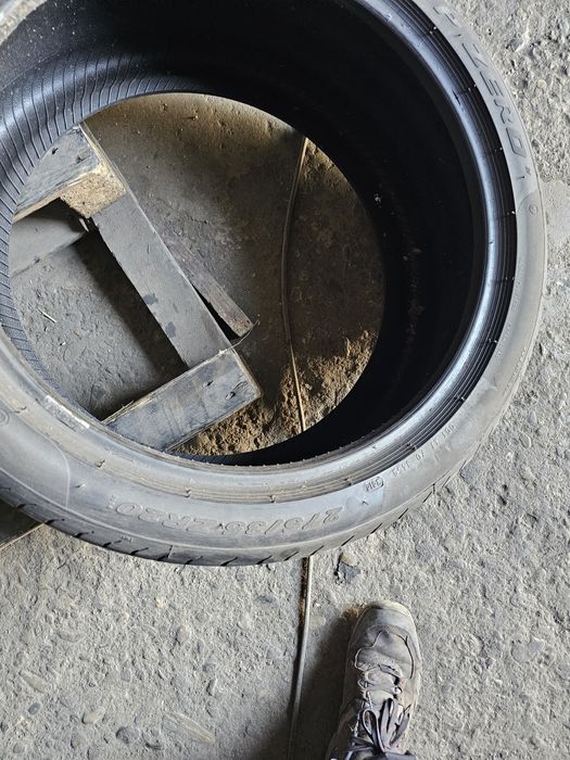 1 anvelopa vara 275 35 20 Pirelli