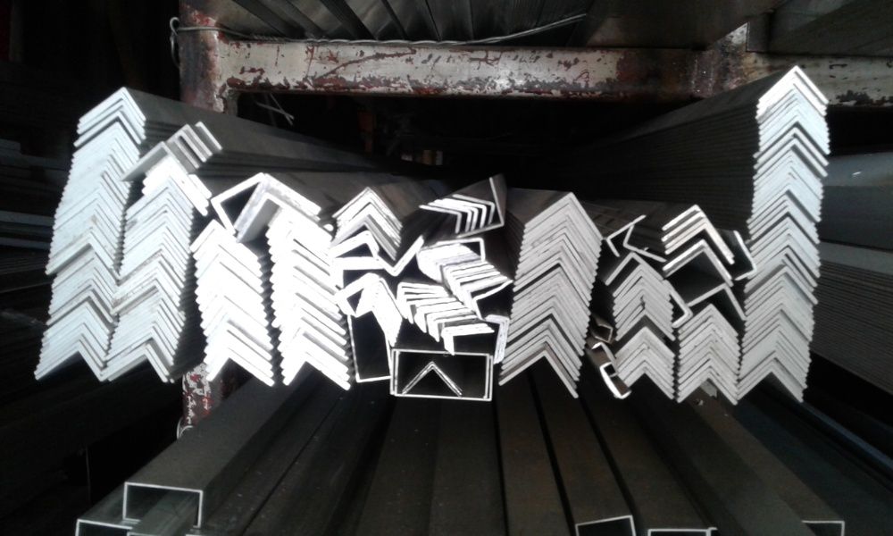 алюминиевый уголок