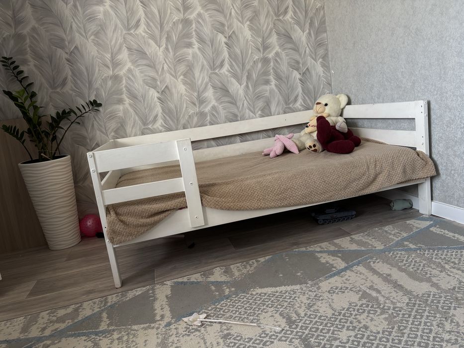 Продам две детские кровати Икея