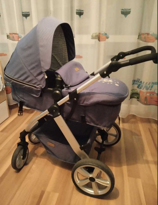 Бебешка количка Chipolino с допълнителен кош за кола