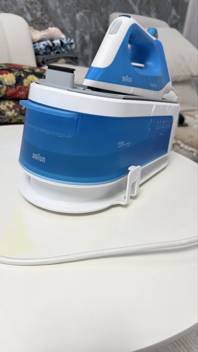 Парогениратор утюг Braun is 3157