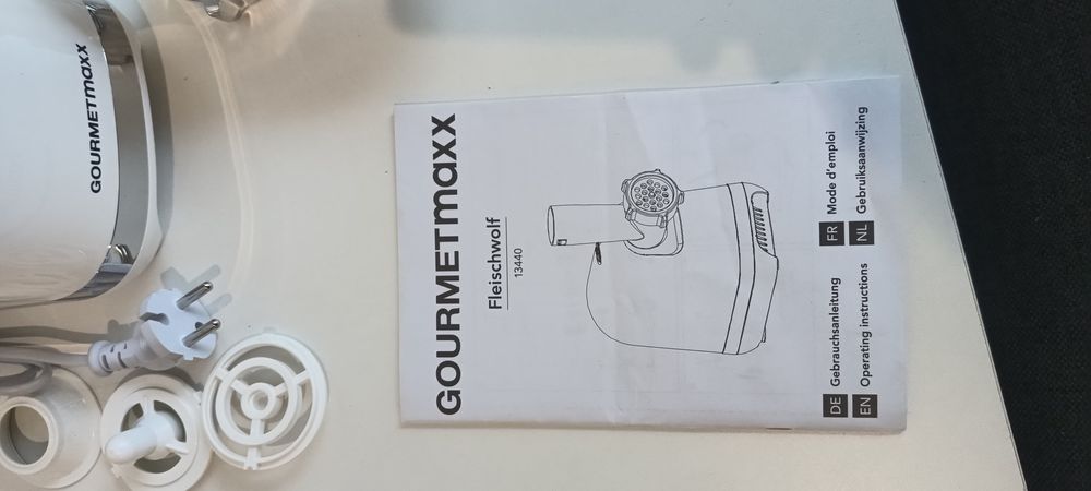 Електрическа месомелачка GOURMETmaxx БЯЛА