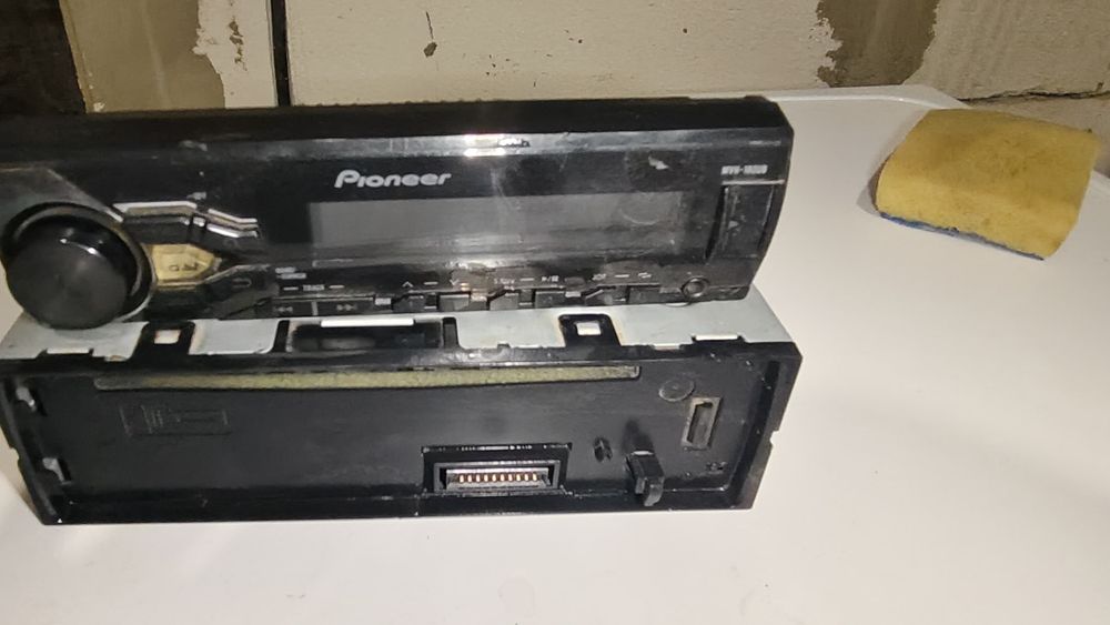 Продам магнитолу