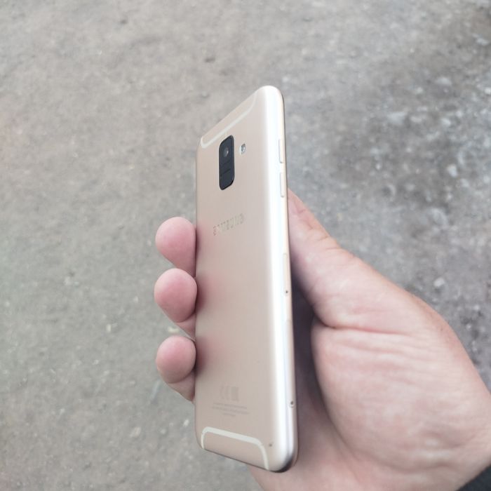 Samsung a6 в хорошем состоянии