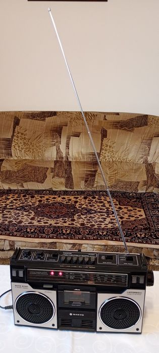 Radio-casetofon Sanyo M-4100 LU