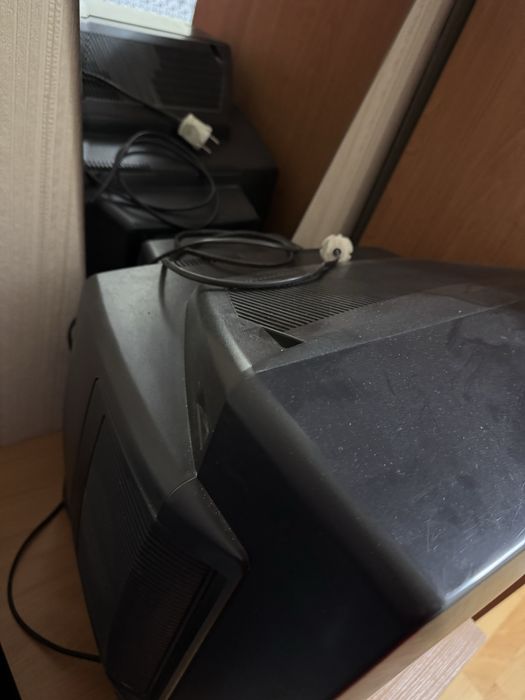 Телевизор отдам даром