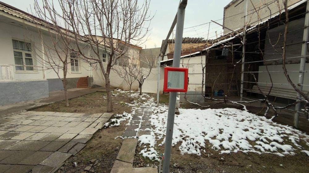 Uy sotiladi 3,45 sotiki suv, gaz, kanalizatsiya bor