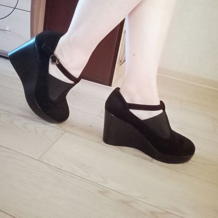 Продам женскую обувь