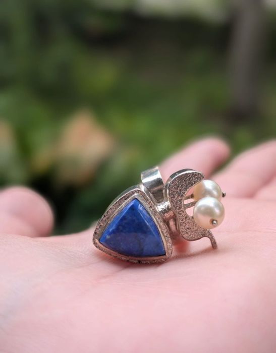 Vechi inel masiv din argint de 925,cu lapis lazuli si doua perle