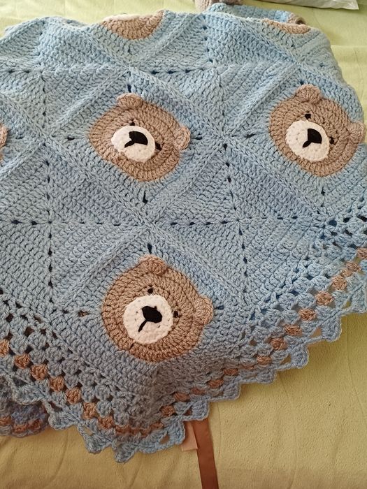 Бебешки комплект от одеалце, гушка и дрънкалка